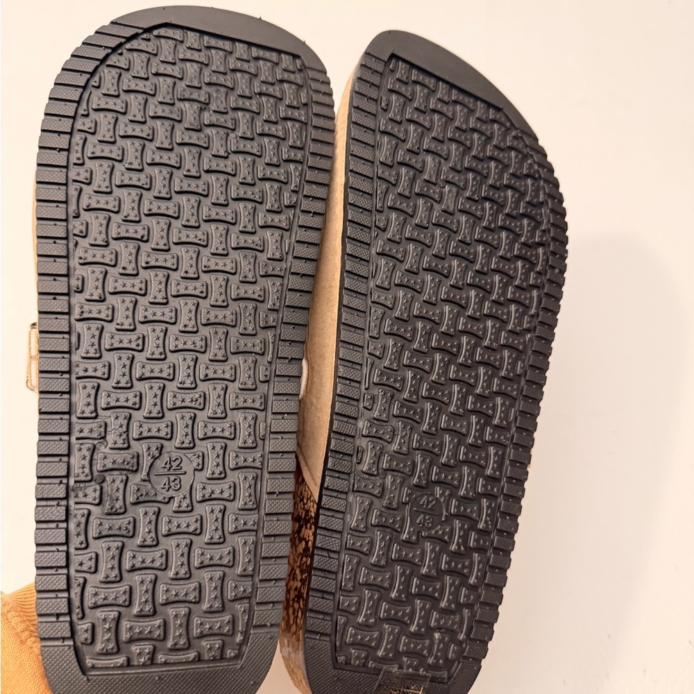 Men's Tan Slip-On Loafers with Buckle Size Men‎ 9.5/10 - Picture 4 of 5